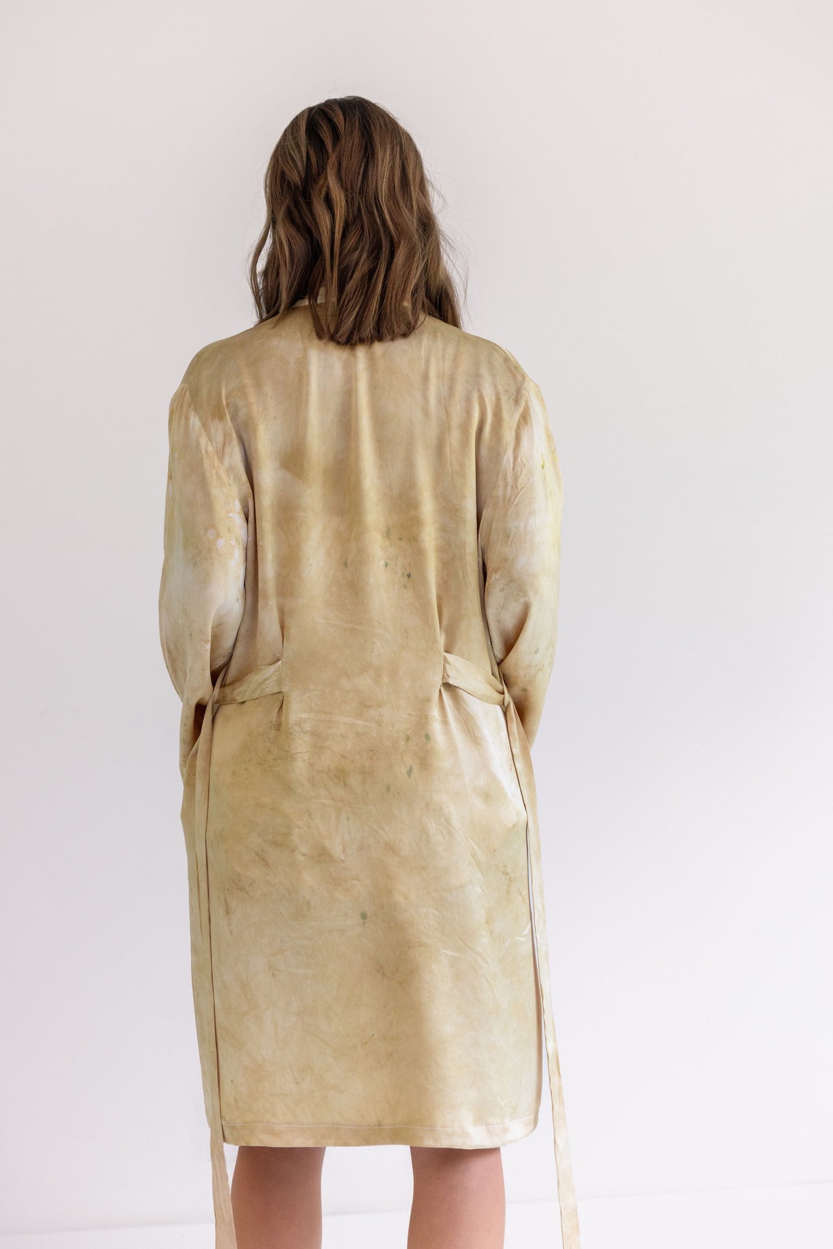 Caitlin Robe Chrysanthemum and Onion Skin Robe – Caitlin M Ritchie
